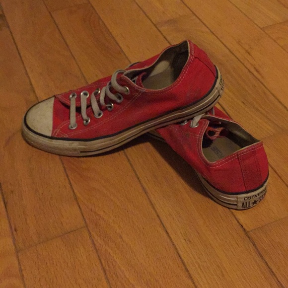 Red converse chuck Taylors - Picture 2 of 3